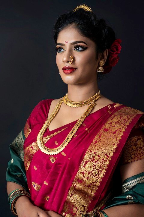 Artistry and Craftsmanship: Indian Bridal Jewelry Sets Celebrate Tradition