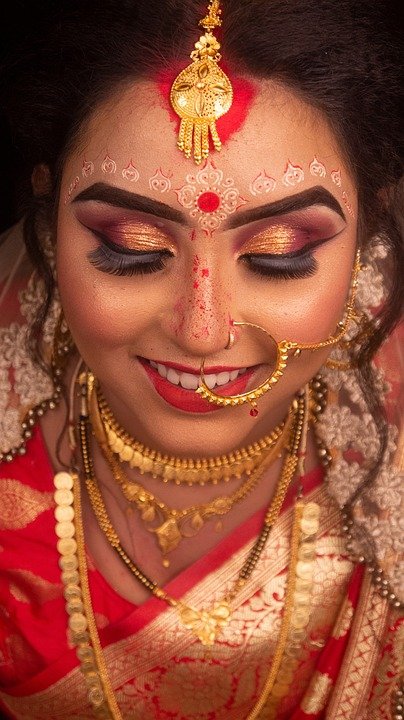 Stunning Bridal Makeup Tips for Indian Brides: Achieve a Glamorous Look on Your Special Day